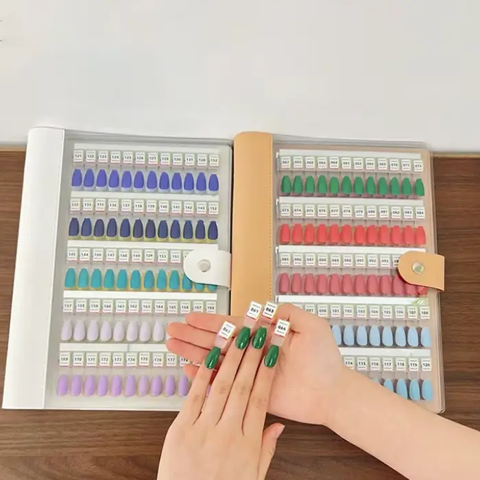 Palette de couleurs pour ongles