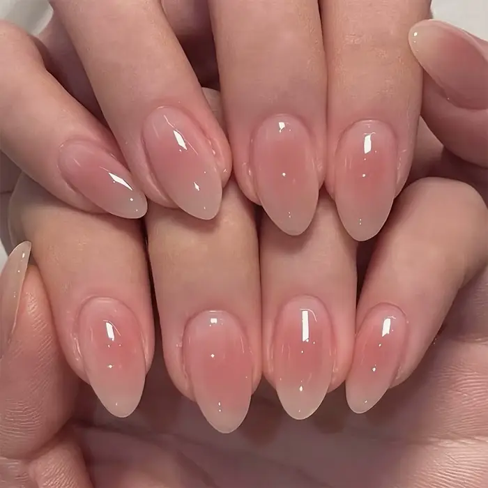 24 pièces tête ovale courte Blush rose presse sur les ongles avec des designs simples