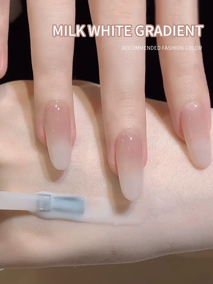 Vernis Gel de couleur translucide blanc laiteux