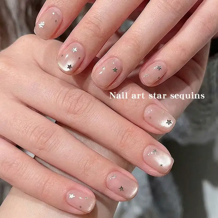 Paillettes argentées pour la décoration des ongles
