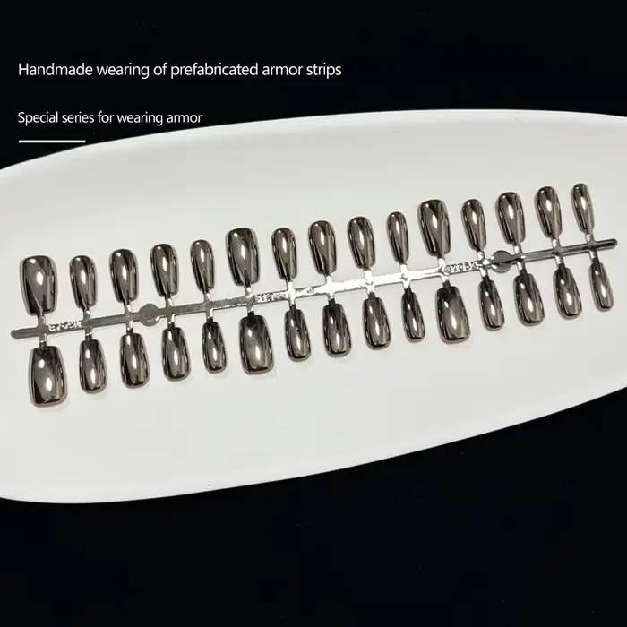 24 faux ongles métalliques argentés et noirs