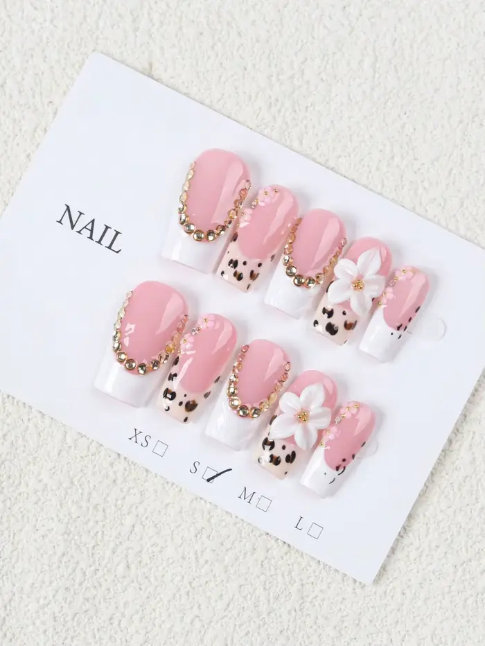 10 faux ongles rectangulaires de longueur moyenne