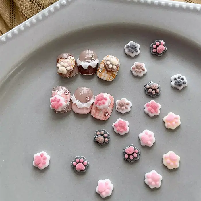 Accessoires pour ongles en forme de patte de chat en peluche