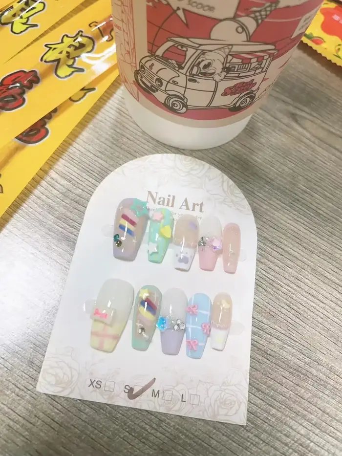 Faux ongles à porter faits main