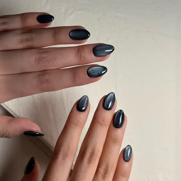 Faux ongles noirs brillants