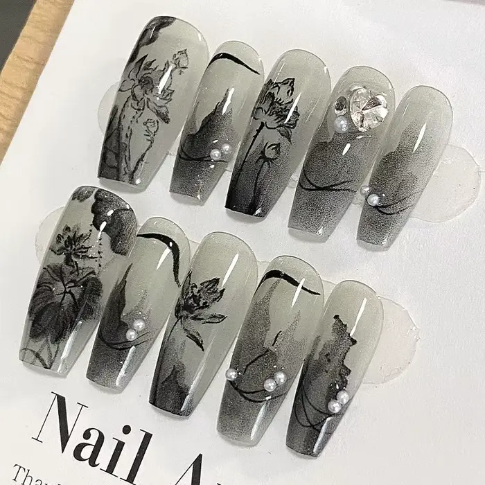 Peinture à encre noire de style chinois faux ongles patchs lotus