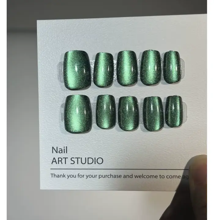 Femmes presse sur ongles faux