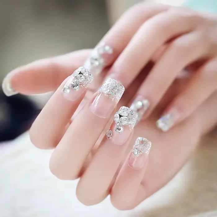 Faux ongles français courts