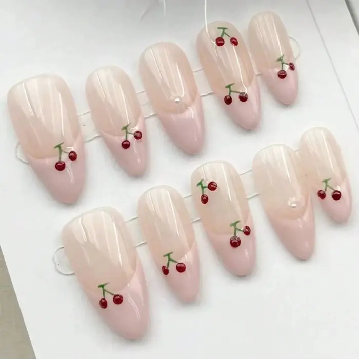 10 faux ongles en amande de taille moyenne