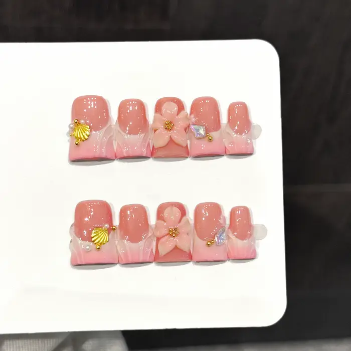 10 pièces d'ongles artificiels pressés à la main, jolis faux ongles, fleurs roses, coquilles dorées,