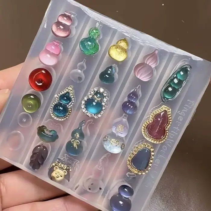 1 pièce Zhaocai Hulu Moule à ongles en silicone spécial haute transparence à relief 3D pour décoration DIY de nail art avec boucle de sécurité
