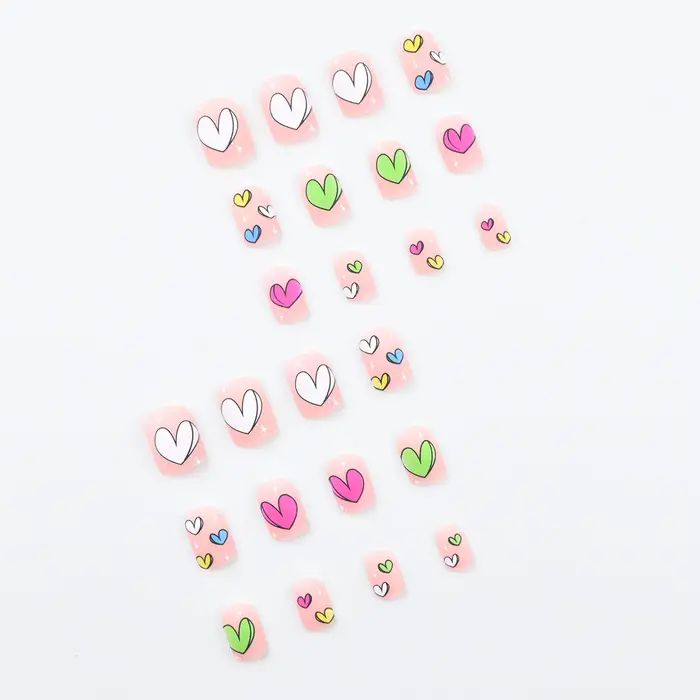 24 pièces faux ongles carrés courts mats, conception de coeur coloré couverture complète presse sur 