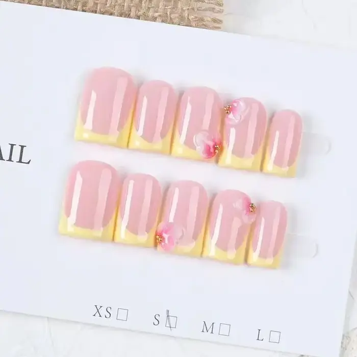 10 faux ongles courts carrés faits à la main