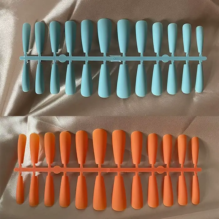 Faux ongles longs ballerine pour manucure