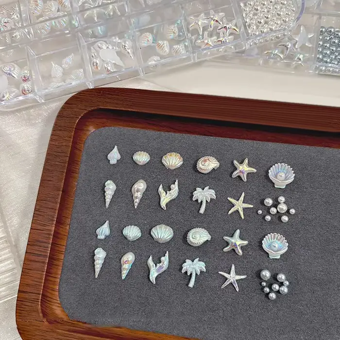 Boîte de 12 compartiments de breloques 3D pour ongles