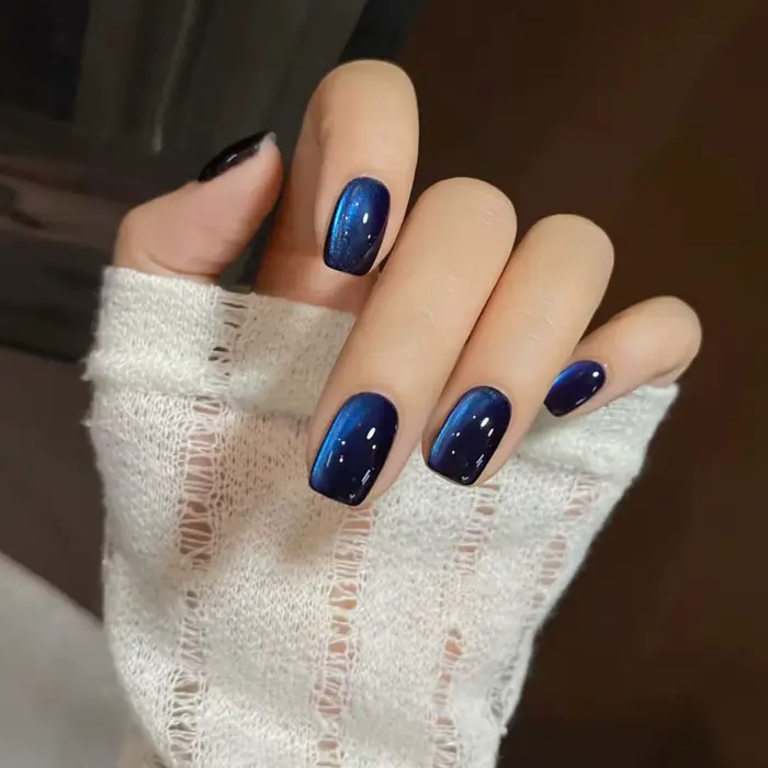 Faux ongles œil de chat bleu foncé
