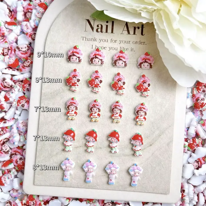 Nouveau dessin animé Adorable fraise fille résine ongles breloques 3D créatif lumineux