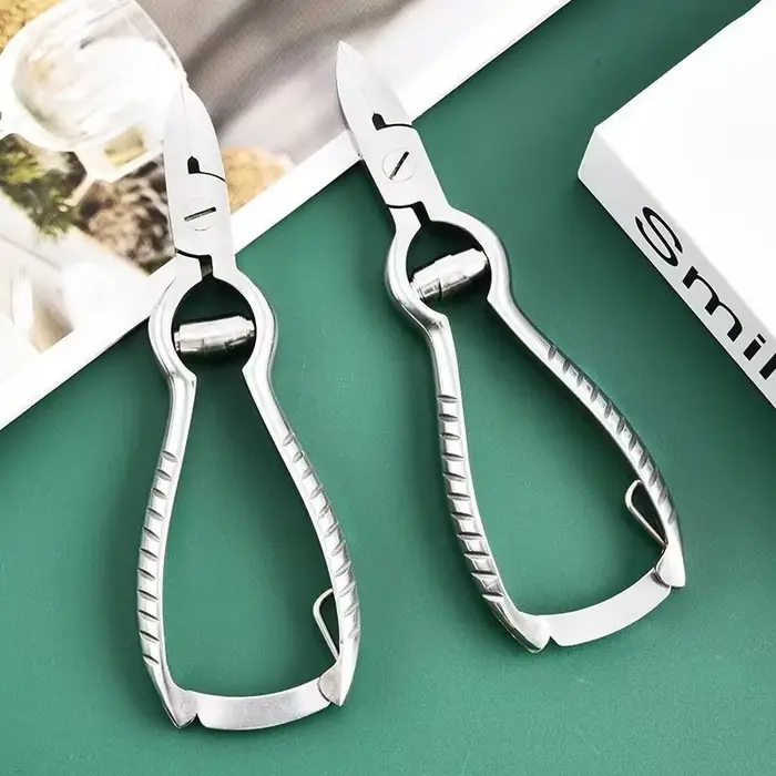 Pince à cuticules professionnelle pour manucure et pédicure