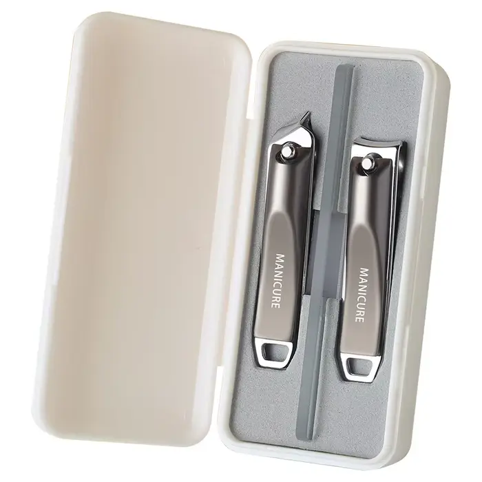Un ensemble d'outils de manucure 3 pièces, abordable et facile à utiliser, comprenant des coupe-ongl