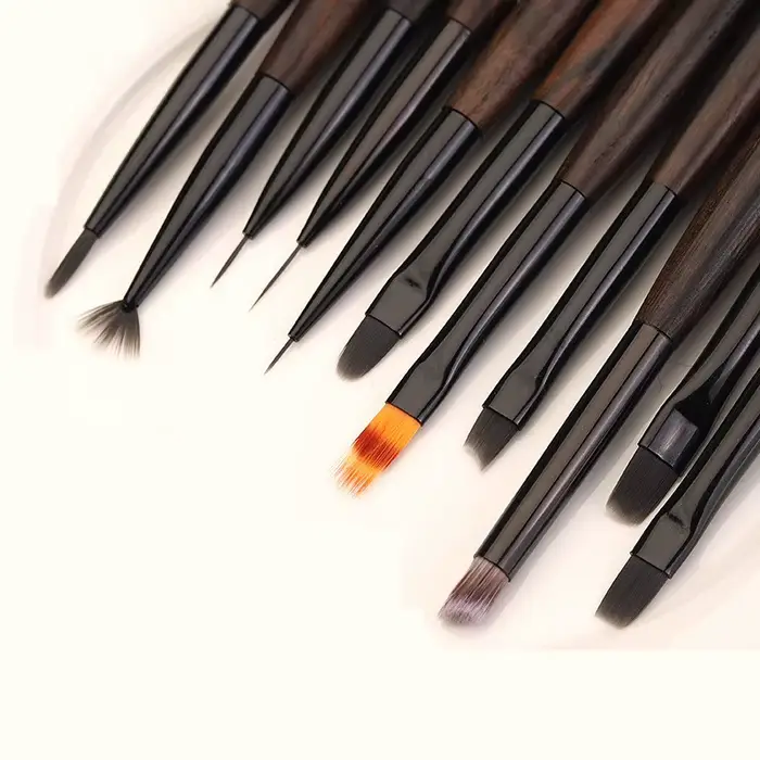 12 styles de pinceaux à ongles pour manucure
