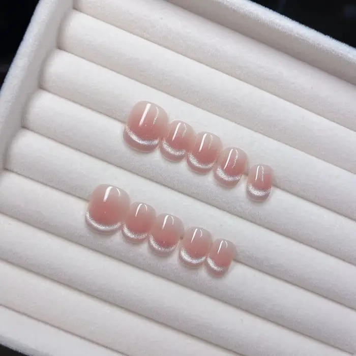 10 pièces ongles portables œil de chat Style rond court éclaircissant pointes d'ongles amovibles Flashy Ins