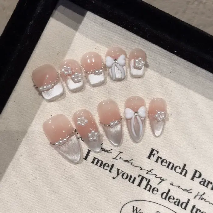 Presse à la main sur les ongles doux nœud papillon perle décor français faux ongles pour femmes fill
