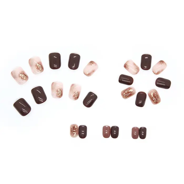 Faux ongles courts marron pour femme