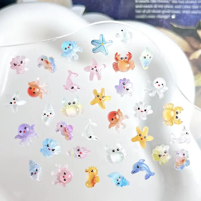 30 pièces Style Multiple mignon poulpe conque résine Nail Art décorations dessin animé lumineux gran