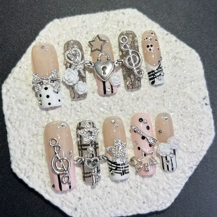 Faux ongles à presser faits main
