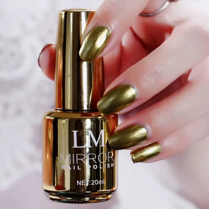 Vernis à ongles métallique effet miroir magique