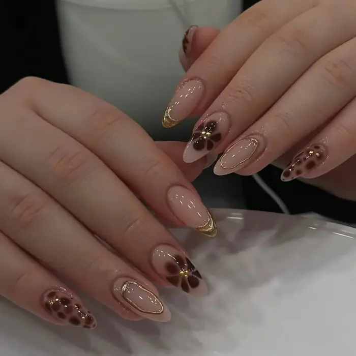 24 faux ongles à presser roses brillants en forme d'amande courte