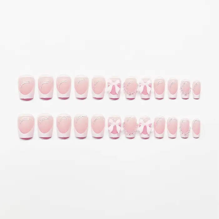 24 pièces mode faux ongles avec Design court
