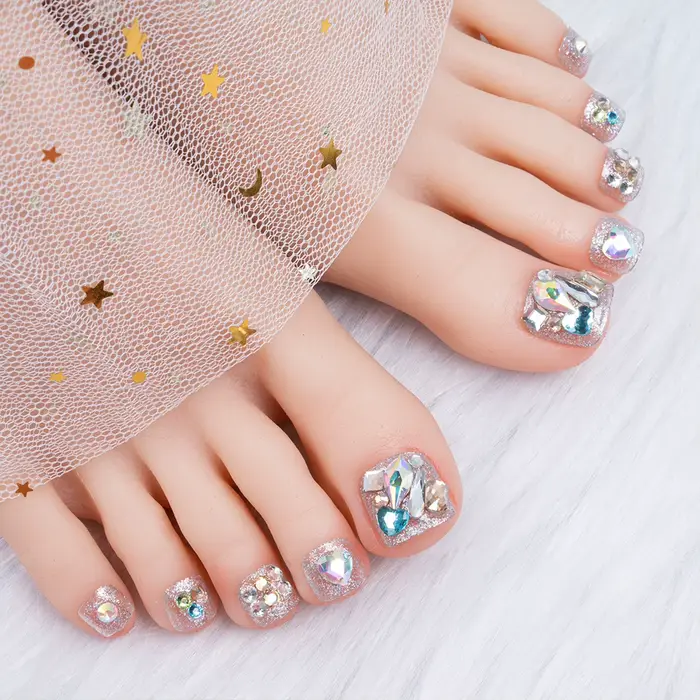24 faux ongles de pieds roses effet œil de chat