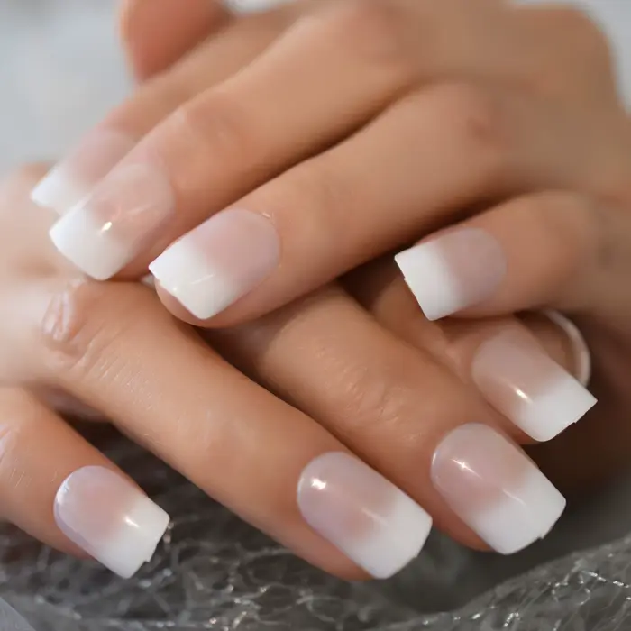 Fench manucure 24 pièces presse sur les pointes des ongles