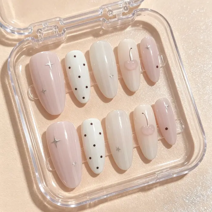 10 faux ongles en forme d'amande pressés à la main, magnifiques faux ongles, rose nude à ondulations
