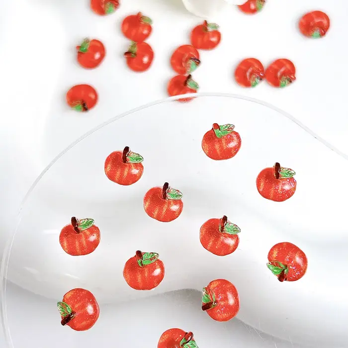 Mini pomme rouge en résine 3D, accessoires de décoration pour Nail Art, dessin animé mignon, paillet
