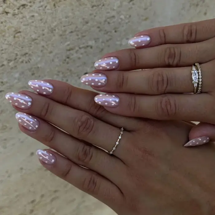 Blanc rond point à pois français brun Nail Art court