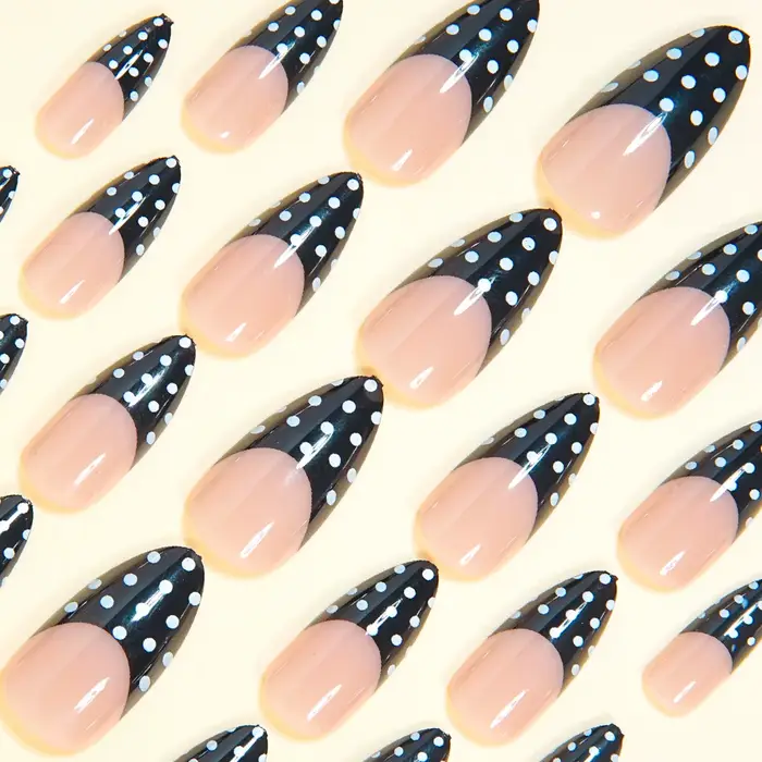 Faux ongles moyens pour femmes et filles