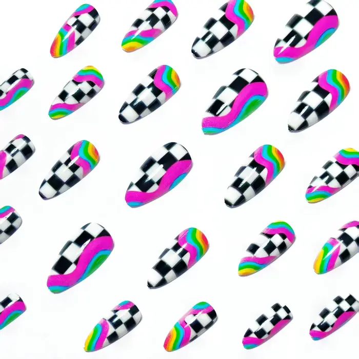 24 faux ongles en forme d'amande à presser