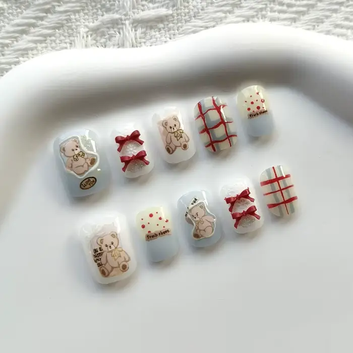 10 faux ongles à presser style coréen