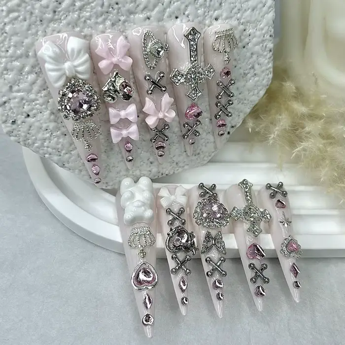 10 pièces Y2K rose Jirai mignon longue presse à la main sur les ongles Shibuya Gyaru arc coeur croix