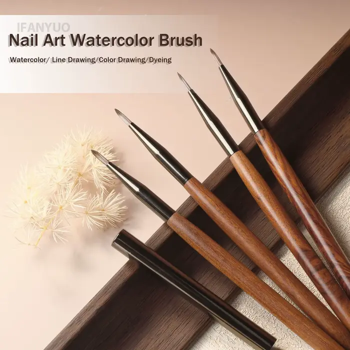 Brosse à ongles avec manche en bois et Nylon souple