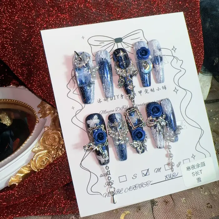 Ensemble de faux ongles gothiques bleu nuit, extra longs, avec chaîne de perles bleues, cadre en cri