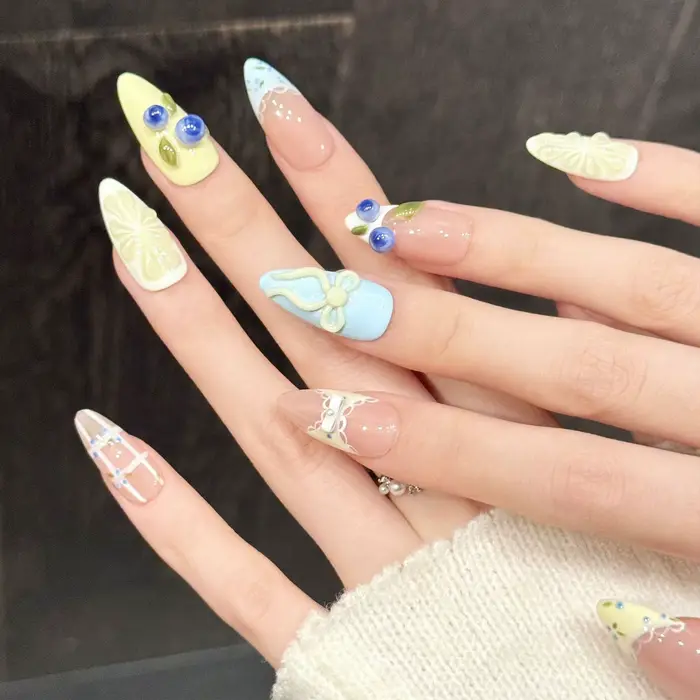 Faux ongles artisanaux adhésifs