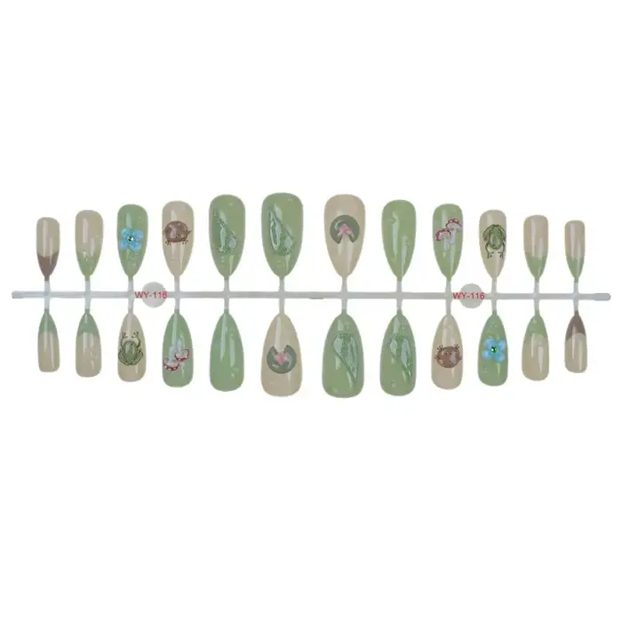 24 faux ongles à presser en amande