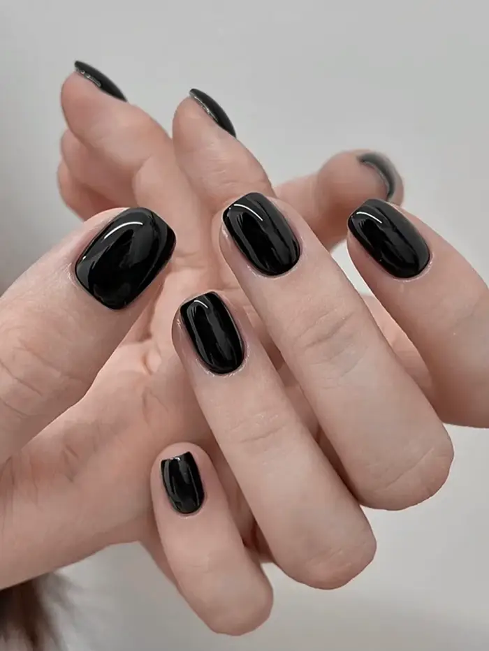 Vernis à ongles Gel noir et blanc
